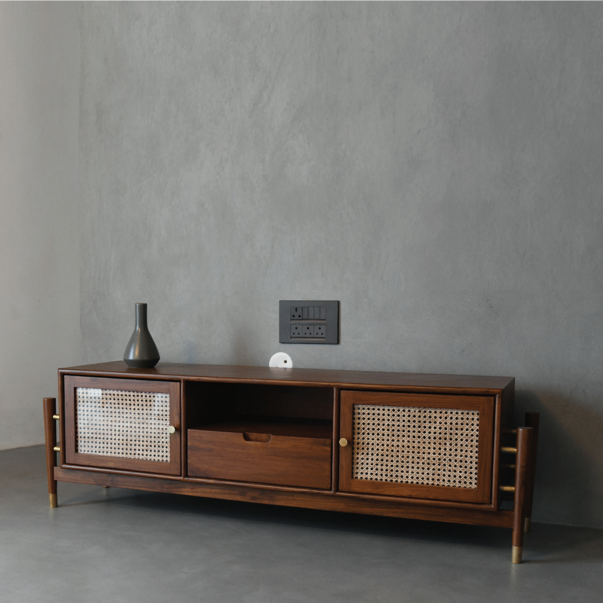 The Urban Chic Console - Image 1
