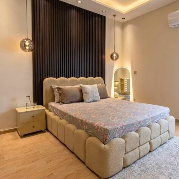 NESTOR BOUCLE BED WITH SIDE TABLES