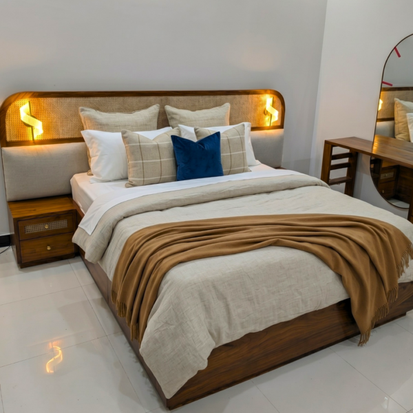DEVON RATTAN BED WITH SIDE TABLES