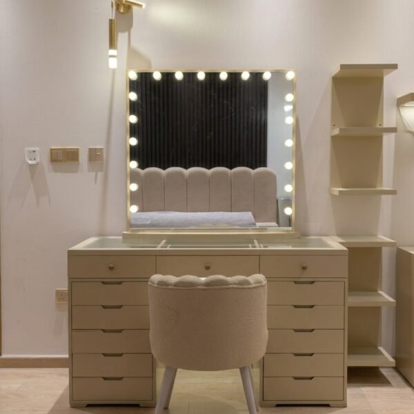 Nestor Light Vanity Set