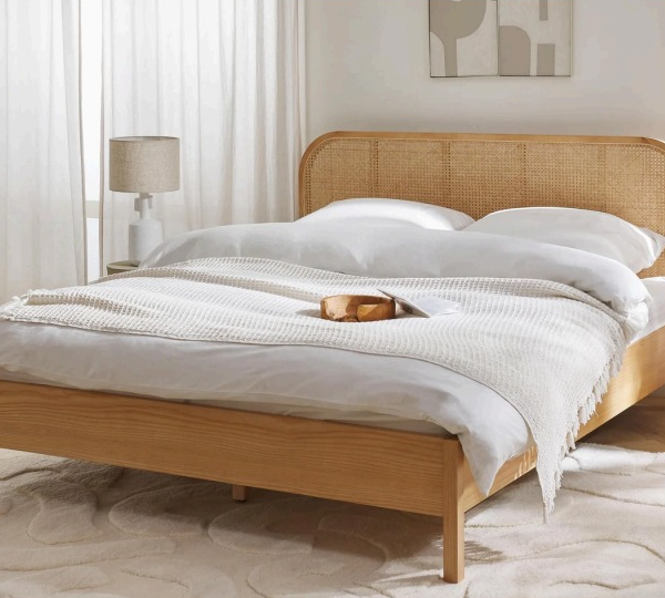 Houten Queen Bed With Side Tables